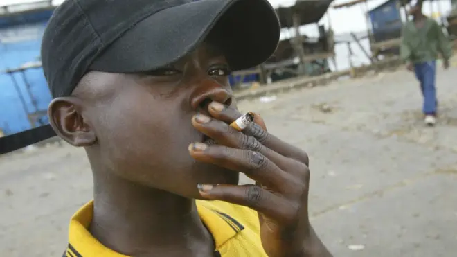 Experts say young people wey dey smoke regularly go continue as dem old.