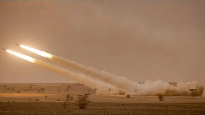 صواريخ هايمارس الأمريكية.