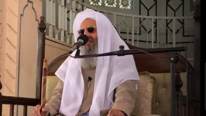 مولوی عبدالحمید گفته افزایش مسمومیت در بین دختران دانش آموز «پریشانی عمومی» ایجاد کرده و اضافه کرده که در عقبه این اتفاقات «یک جریان بسیار سنگین است