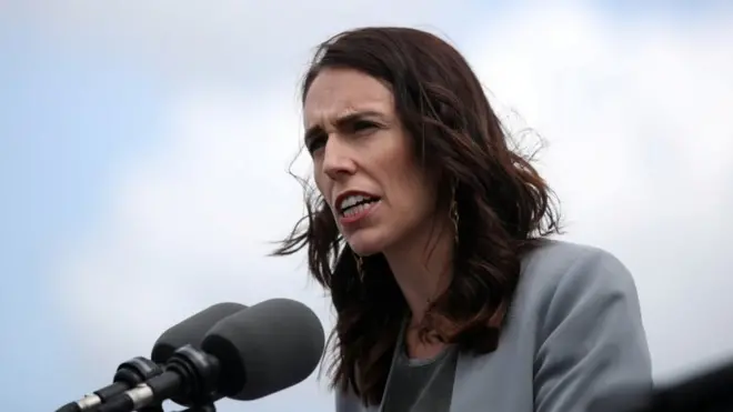 La primera ministra Jacinda Ardern ordenó el confinamiento de toda la ciudad de Auckland.