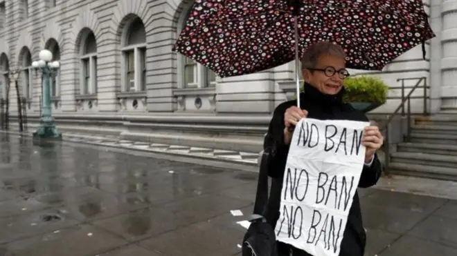 Пікет біля будівлі Апеляційного суду Дев'ятого округу