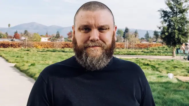 قال الموظف هالي ثورليفيسون في تغريدة لماسك: "مدير قسم الموارد البشرية عندك غير قادر على تأكيد إذا كنت موظفا أم لا"