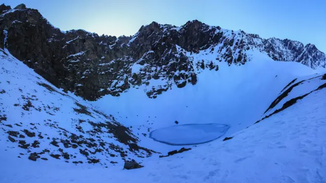 ඉන්දියාවේ 'ඇටසැකිලි විලේ' නොවිසඳුණු අභිරහස