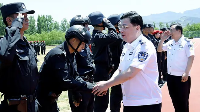 孫力軍（身穿白色警服）在山東出席活動。