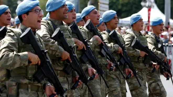 الجيش التركي يقول إن عملياته ضد المتشددين ستتواصل خلال المناورات