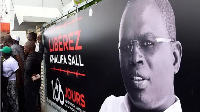 Selon les résultats officiels partiels publiés mercredi tard dans la nuit, la coalition du président Macky Sall remporte le scrutin.