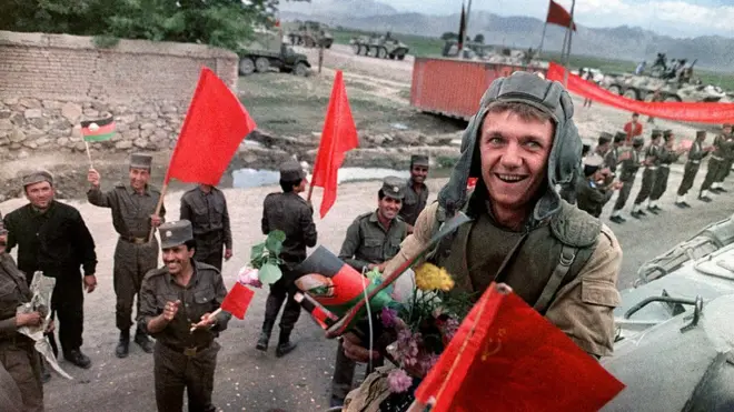 د ۱۹۸۸ کال د مې پر ۱۶مه، ډېری شوروي ځواکونه له افغانستان نه وتلو ته هوسېدل چې ګني له خونړۍ جګړې په سلامتۍ وتونکي دي