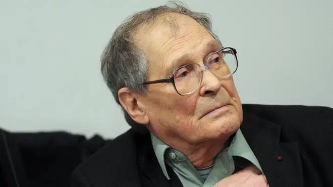 Sergei Adamovich Kovalev (1930-2021) là nhà khoa học, nhà hoạt động nhân quyền nổi tiếng thời Liên Xô và Nga