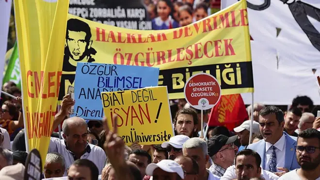 Реформа образования в Турции: теорию эволюции перенесли из школьной программы в ВУЗы.