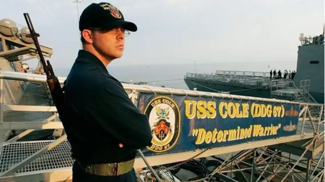 ኣብ መርከብ ጠጠው ዝበለ ወታሃደር ኣመሪካ