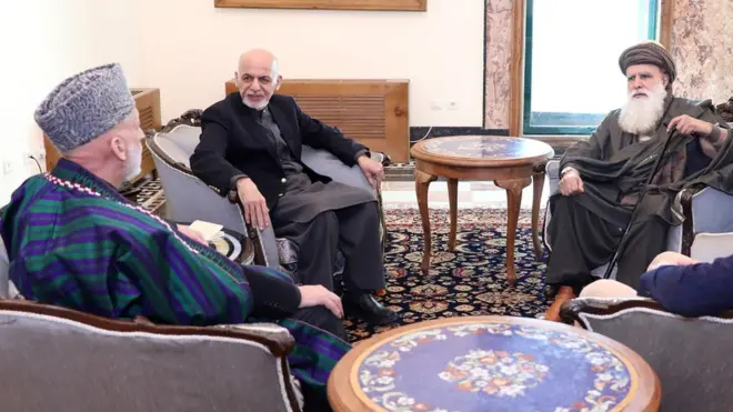 پخواني ولسمشر حامد کرزي او جهادي مشر عبدالرب رسول سیاف نن دوشنبه ولسمشر غني سر وکتل