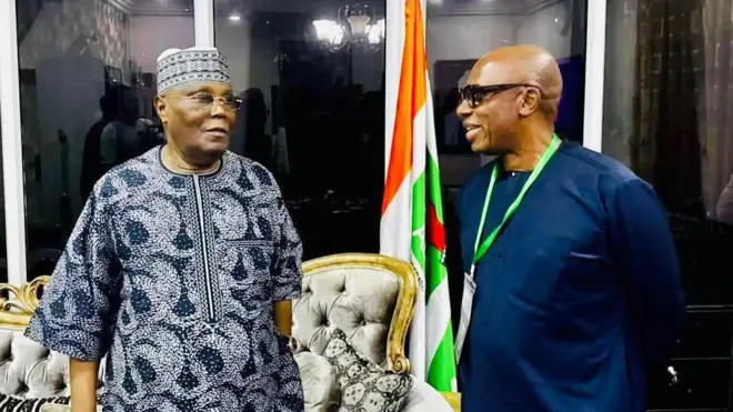 Atiku Abubakar and Chibuike Amaechi dey look each oda