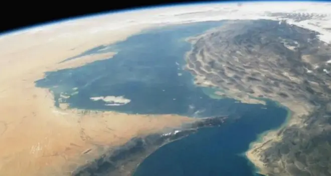 Супутниковий знімок Ормузької протоки, між Перською та Оманською затоками