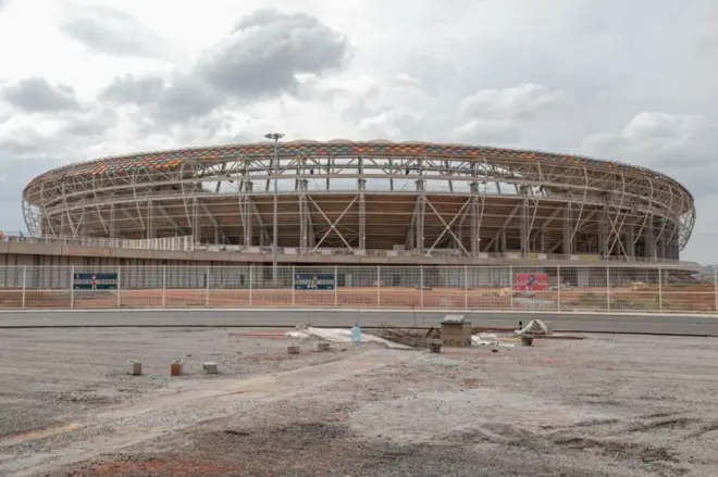 Le stade d'Olembé en chantier