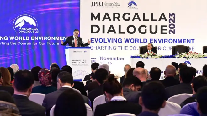 نشستی در اسلام آباد