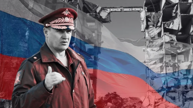 Колаж Мордвічев на тлі руїн Маріуполя