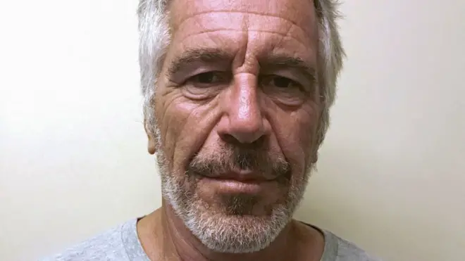 Retrato da ficha policial de Jeffrey Epstein, 2019
