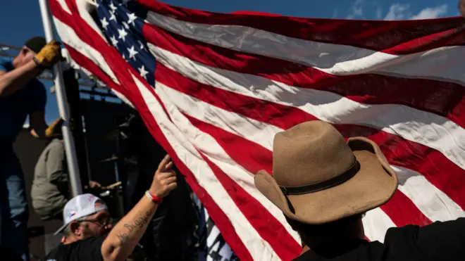 Учасники автопробігу