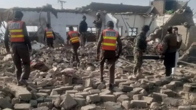 د سیمې ځینې اوسېدونکي وايي، چاودنه خورا زوروره وه.