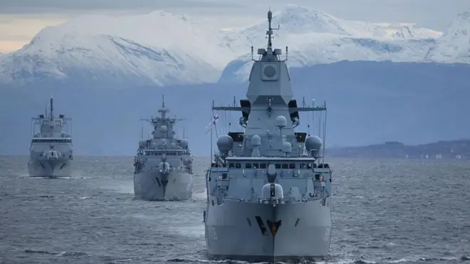 Фрегаты ВМС Германии на учениях в Северном море в октябре 2025 года