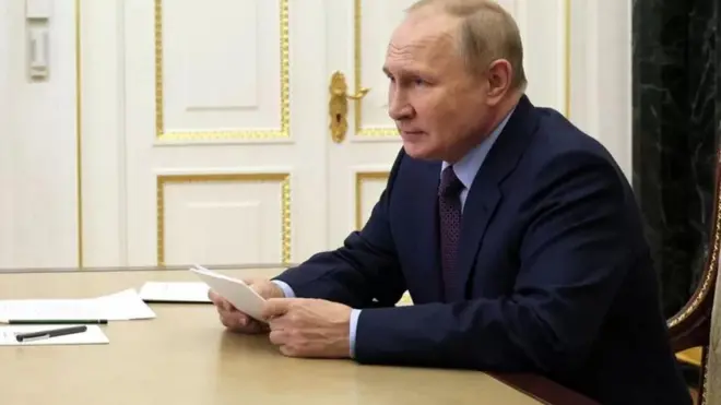 Inyuma y'amezi atandatu, ntibiramenyekana ico Perezida Putin azoca akora