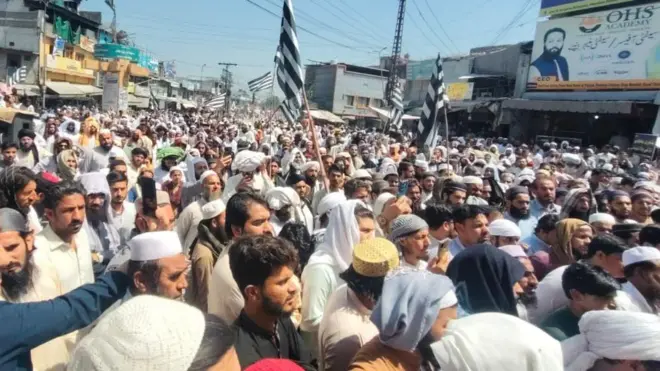 مولانا ادریس، احتجاج