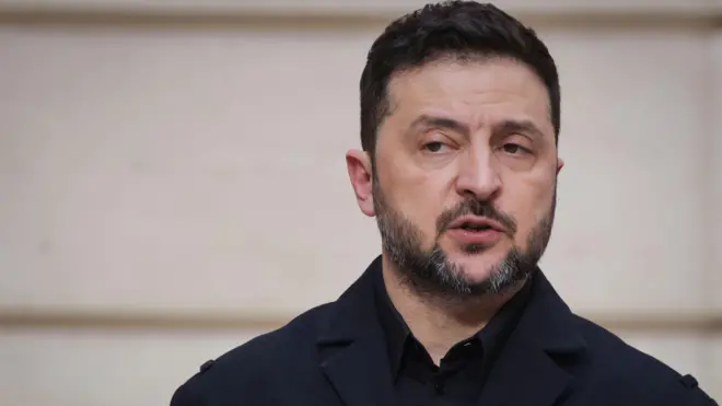 Зеленський у чорному костюмі