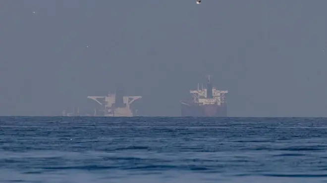 होर्मुज़ स्ट्रेट के पास मौजूद व्यवसायिक जहाज़ (फ़ाइल फ़ोटो)