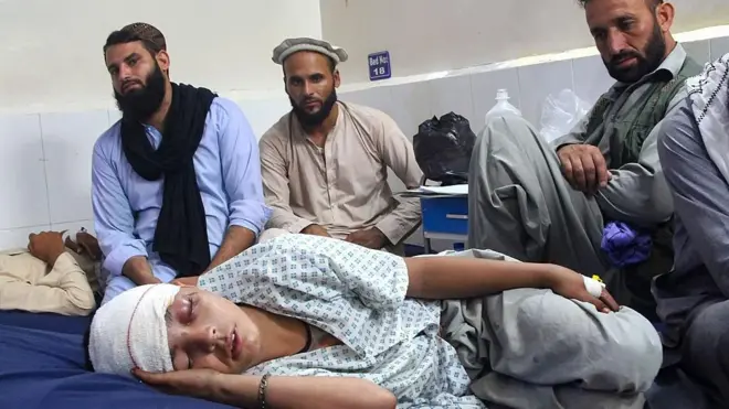 అఫ్గనిస్తాన్ భూకంప బాధితురాలు