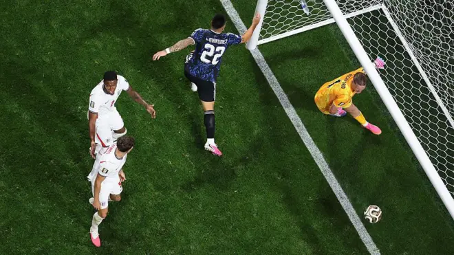 Lautaro Martinez vira para Argentina contra Inglaterra na semifinal 