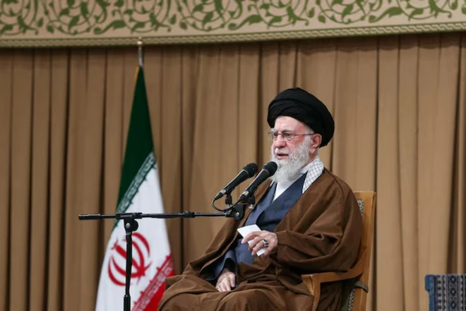 Hoggaamiyaha ruuxiga ah ee Iiran Ayatollah Ali Khamenei ka hadlay mowqifka dalka Iiraan eek u aadan wadahadal ay la galaan dalka maraykanka