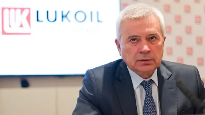 Bu il, Vahid Ələkbərovun sərvəti 14.5 milyard dollara çatıb, Forbes jurnalı yazır.