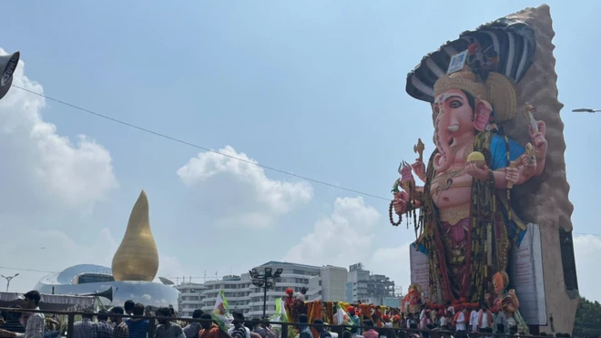 ఖైరతాబాద్ వినాయకుడి యాత్ర