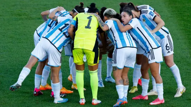 Jugadoras de Argentina antes de un amistoso contra Nueva Zelanda.