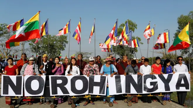 Unjuk rasa menggemakan pandangan pemerintah Myanmar bahwa umat Rohingya bukan warga negara mereka.