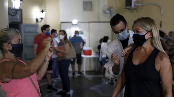 Вакцинация от коронавируса в Рио-де-Жанейро