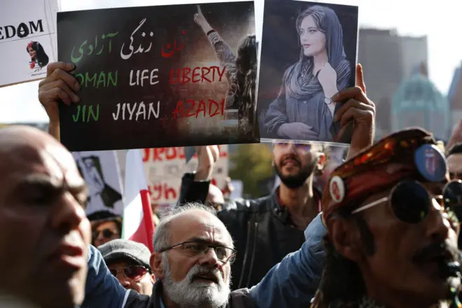 در تظاهرات آمستردام، هلندف ۸ اکتبر