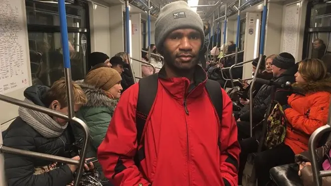 Ones di kereta bawah tanah Moskow.