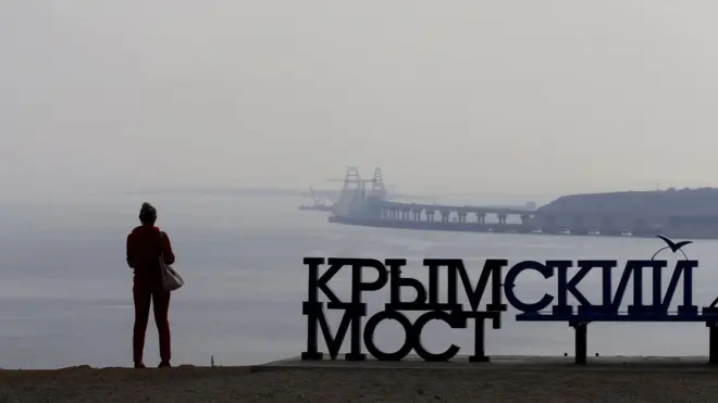 Аннексия Россией Крыма и строительство моста через Керченский пролив создали проблемы для судоходства, - говорят Украина и Евросоюз