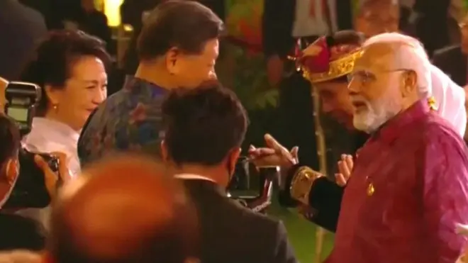 నరేంద్ర మోదీతో షీ జిన్ పింగ్