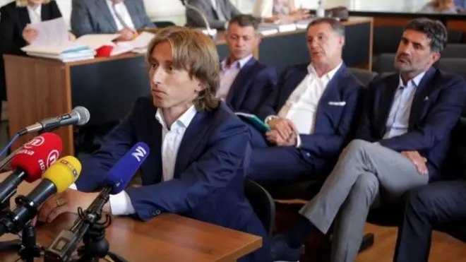 Modric est soupçonné d'avoir menti à la justice de son pays dans le cadre d'une enquête liée à son transfert au Dinamo Zagreb en 2004.