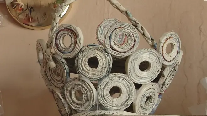 مزهرية مصنوعة من مخلفات النفايات