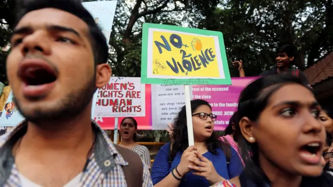 Las violaciones han desatado protestas, pero continúan.