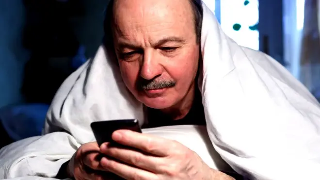 Мужчина с телефоном