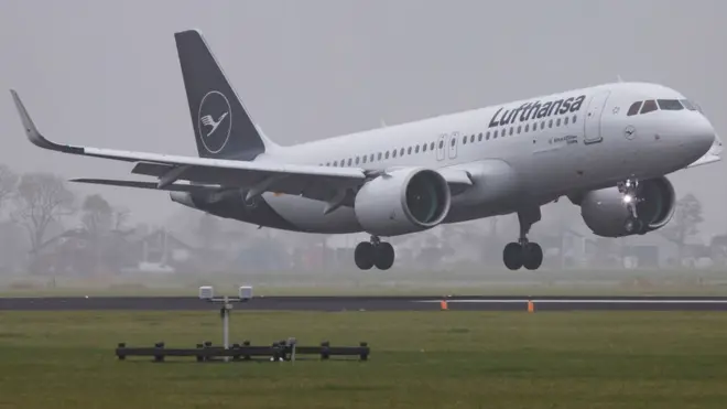 جرمن ایئر لائن لفتھانزا نے پرواز نہ پکڑنے پر مسافر کے خلاف مقدمہ دائر کیا ہے