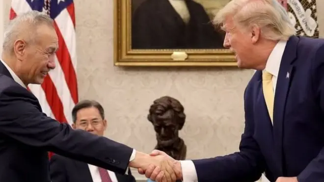 ترامب وليو هي