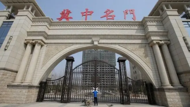 ဟီပေနယ် ရှုံအန်ဒေသထဲမှာ အခုလို ဆောက်လုပ်မယ့် စီမံကိန်းကို ပြီးခဲ့တဲ့ လက ကြေညာအပြီးမှာ ဒီဒေသရဲ့ မြေဈေးတွေလည်း ထိုးတက်သွားခဲ့