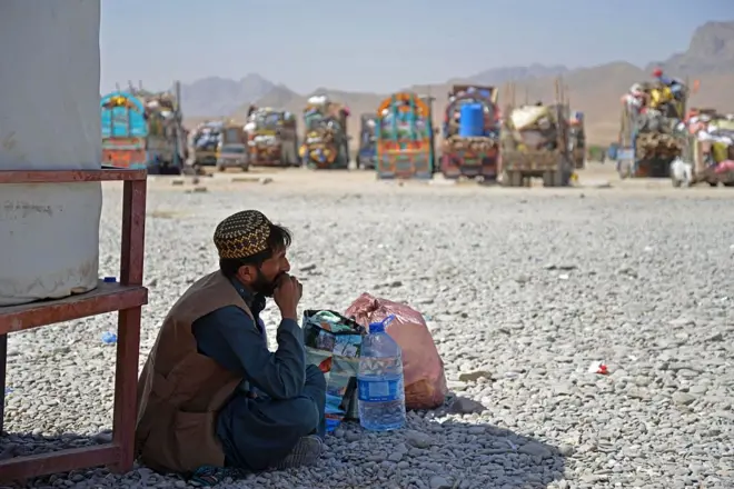 پاکستان کې تر ټولو ډېر شمېر کډوال افغانان دي.