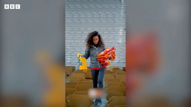 توقیف اینستاگرام «سه‌نان» بر سر ویدیوی تبلیغاتی بدون حجاب اجباری