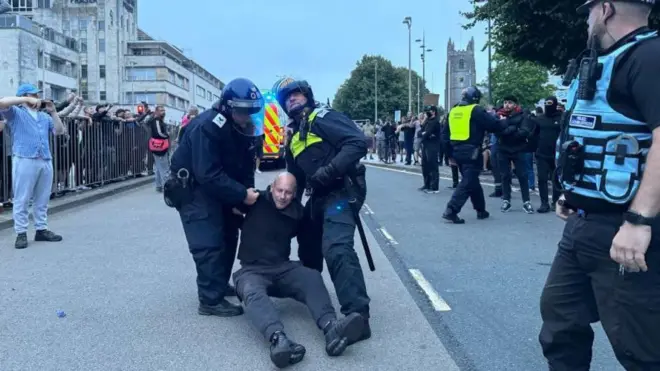 demonstrasi, Inggris